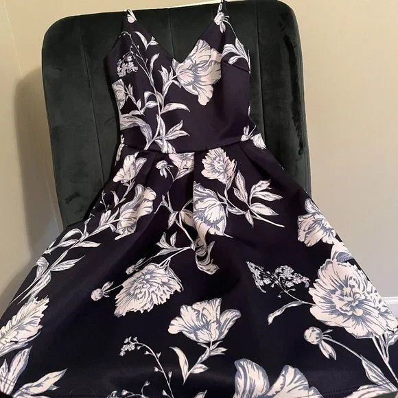 Soprano Dresses | Soprano Navy and White Flower Dress Size Xs | Color: Blue/White | Size: Xs | Newstorythreads's Closet